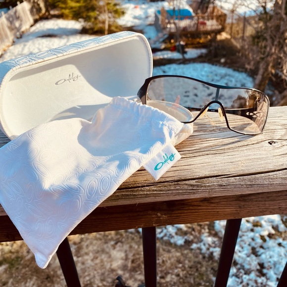 Oakley dart sunglasses - Picture 3 of 3